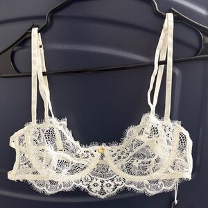 Gooseberry Elegant Lace Bralette in White